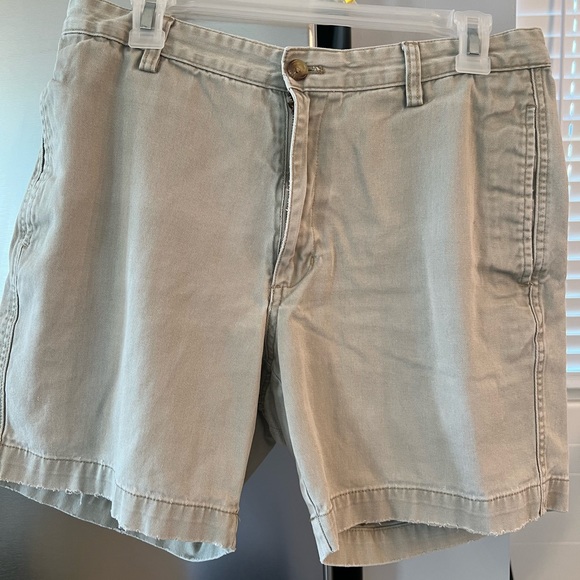 Men’s Chaps khaki shorts - Picture 1 of 2